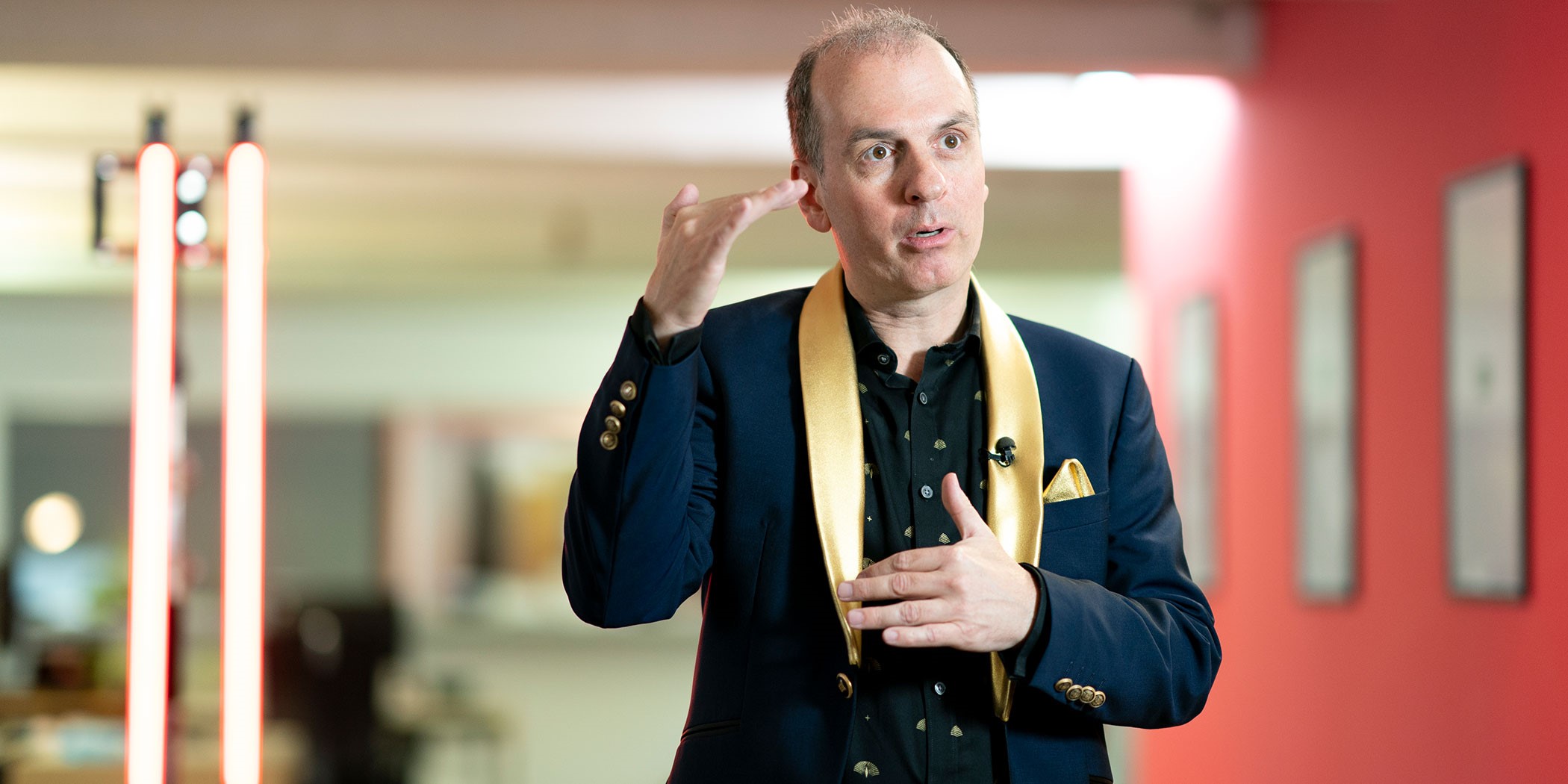 Roland Brack bei Neon Switzerland im Januar 2023