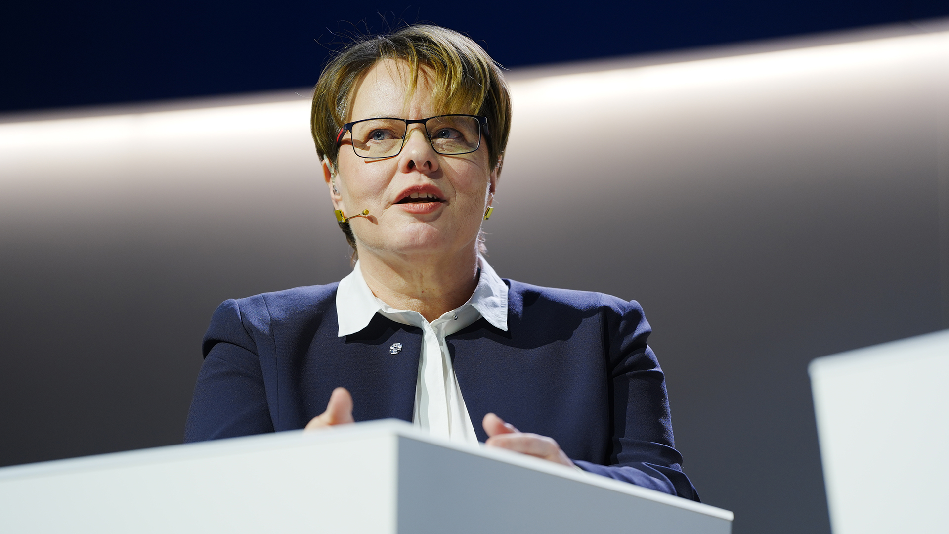 Widli Podium Close Up