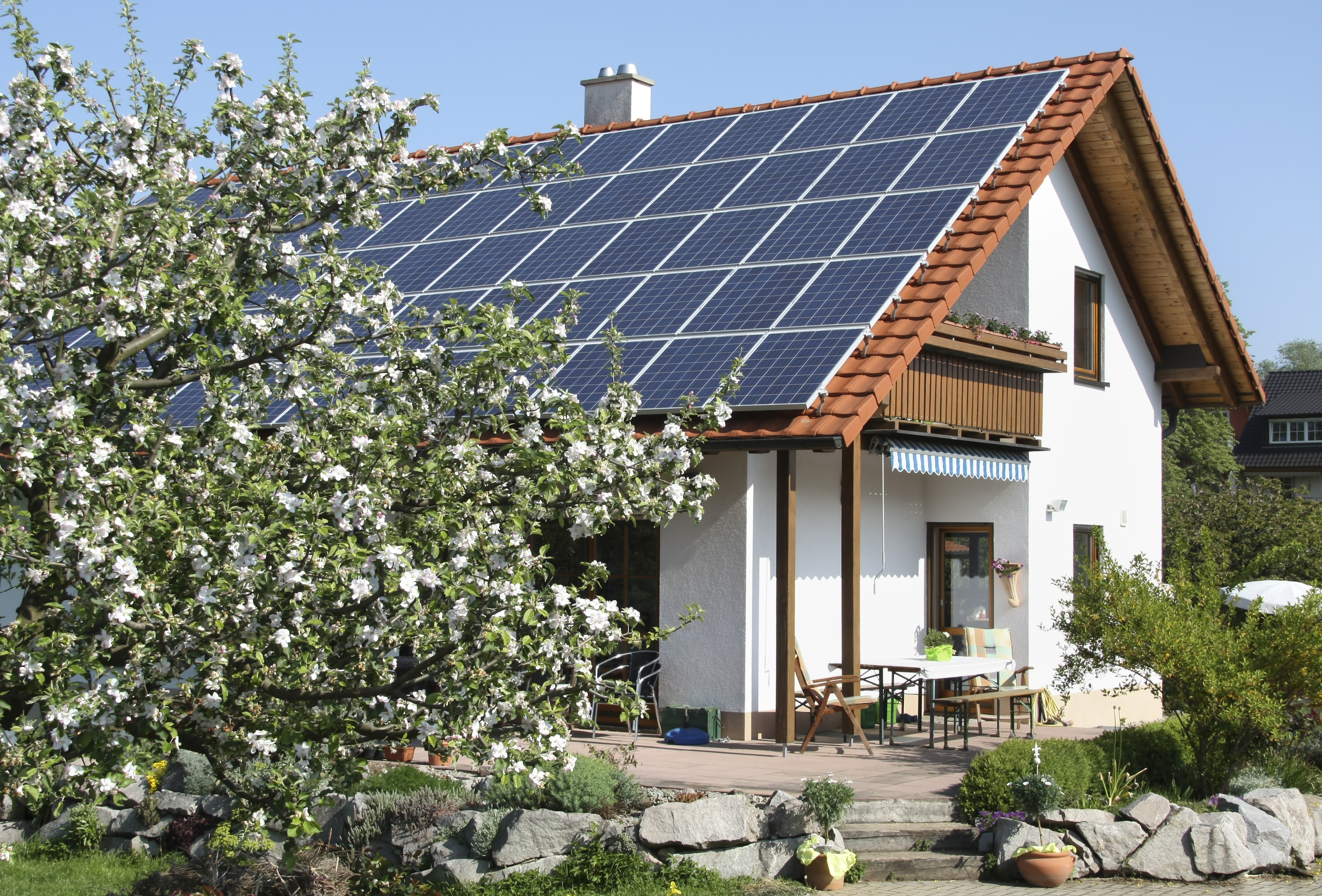 Familyhomewithsolarmoduls
